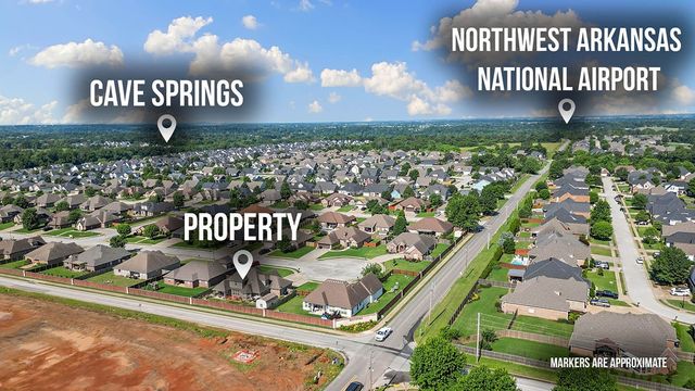5703 S 66th Street, Cave Springs, AR 72718