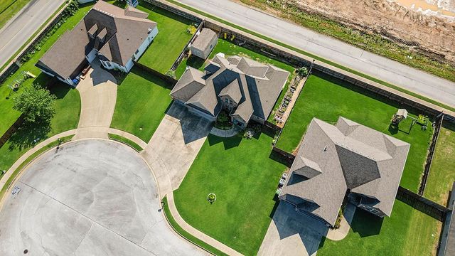 5703 S 66th Street, Cave Springs, AR 72718