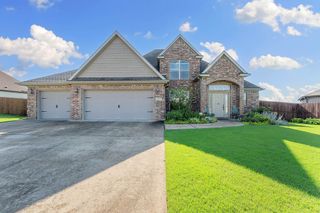 5703 S 66th Street, Cave Springs, AR 72718