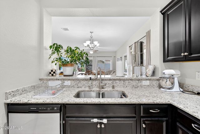 823 W LEADWOOD Avenue, San Tan Valley, AZ 85140