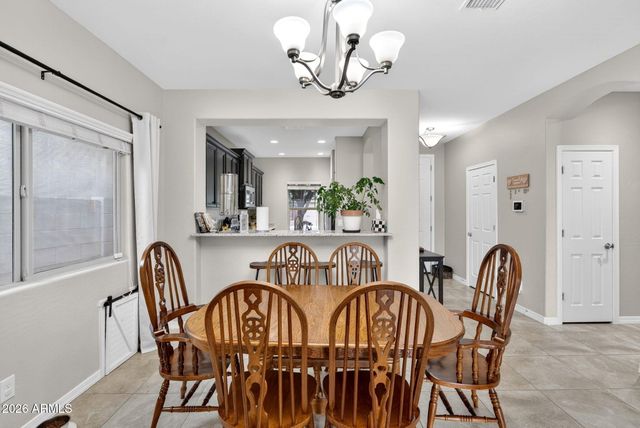 823 W LEADWOOD Avenue, San Tan Valley, AZ 85140