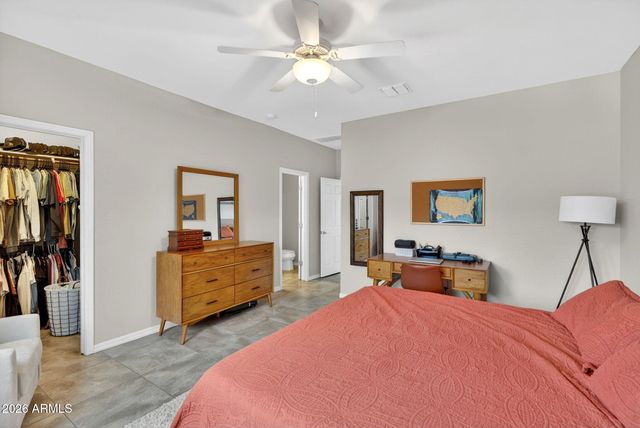 823 W LEADWOOD Avenue, San Tan Valley, AZ 85140