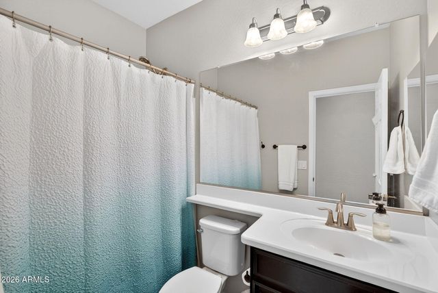 823 W LEADWOOD Avenue, San Tan Valley, AZ 85140