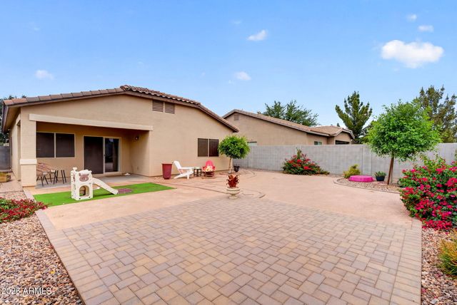 823 W LEADWOOD Avenue, San Tan Valley, AZ 85140