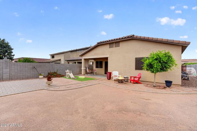 823 W LEADWOOD Avenue, San Tan Valley, AZ 85140