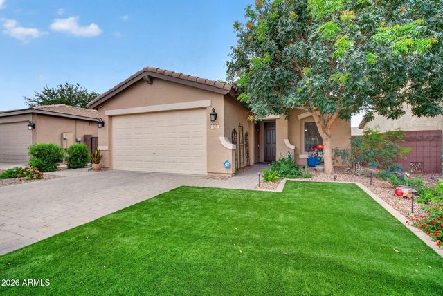 823 W LEADWOOD Avenue, San Tan Valley, AZ 85140