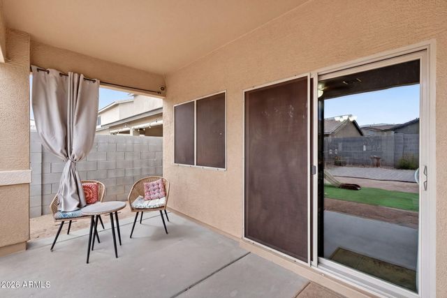 823 W LEADWOOD Avenue, San Tan Valley, AZ 85140