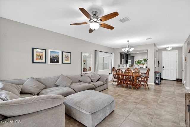 823 W LEADWOOD Avenue, San Tan Valley, AZ 85140