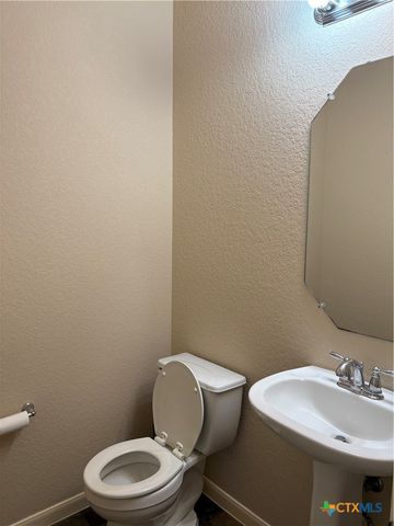 102 Wisteria Way, San Marcos, TX 78666