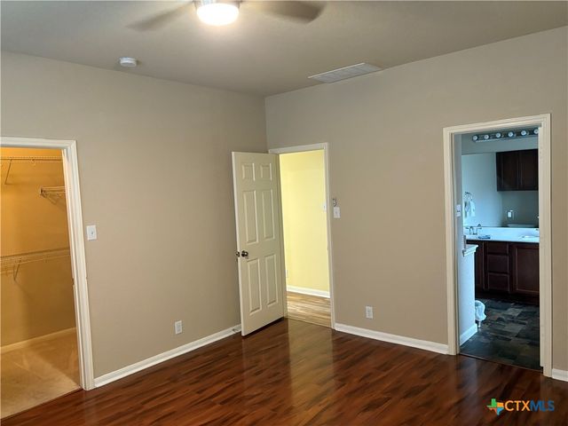 102 Wisteria Way, San Marcos, TX 78666