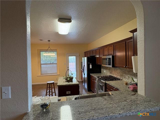 102 Wisteria Way, San Marcos, TX 78666