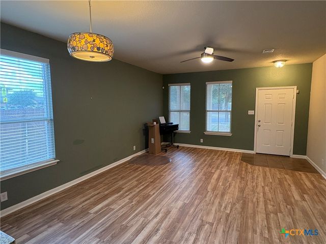 102 Wisteria Way, San Marcos, TX 78666