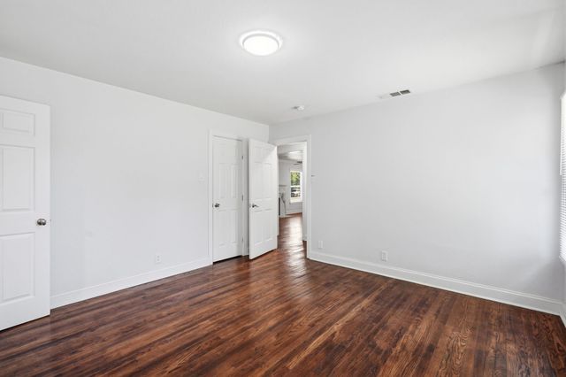 2626 Crest Avenue, Dallas, TX 75216