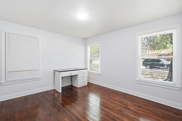 2626 Crest Avenue, Dallas, TX 75216