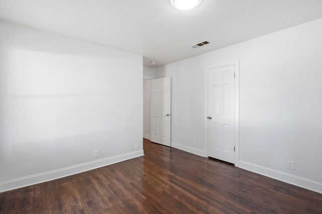 2626 Crest Avenue, Dallas, TX 75216