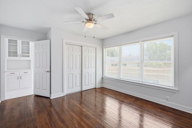 2626 Crest Avenue, Dallas, TX 75216