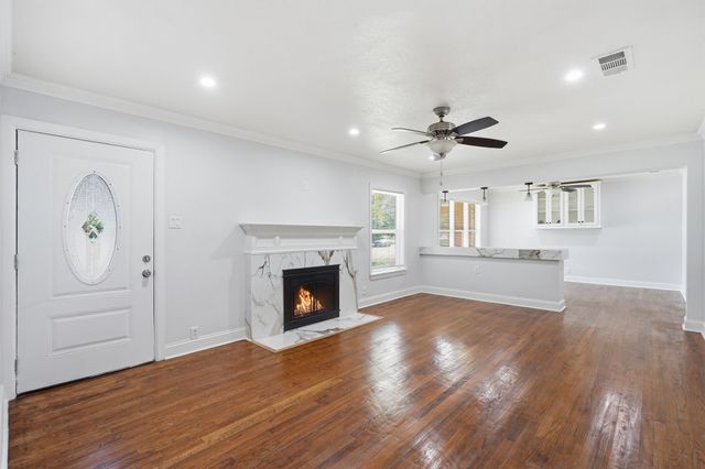 2626 Crest Avenue, Dallas, TX 75216