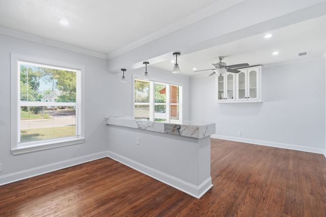 2626 Crest Avenue, Dallas, TX 75216