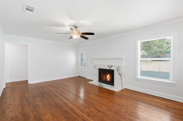 2626 Crest Avenue, Dallas, TX 75216