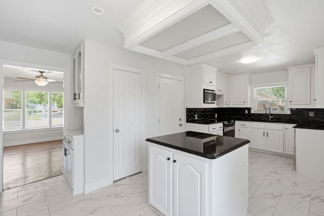 2626 Crest Avenue, Dallas, TX 75216