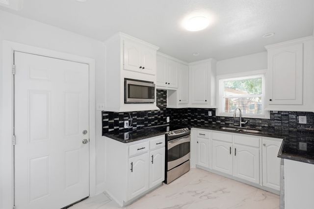 2626 Crest Avenue, Dallas, TX 75216