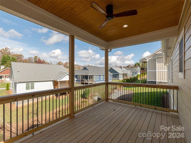 54 Olde Oak Lane, Hendersonville, NC 28792