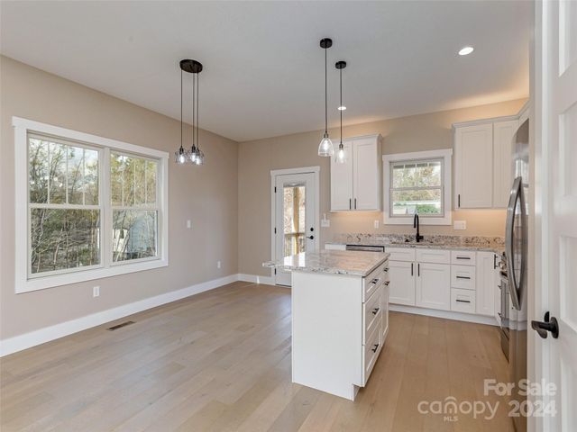 54 Olde Oak Lane, Hendersonville, NC 28792