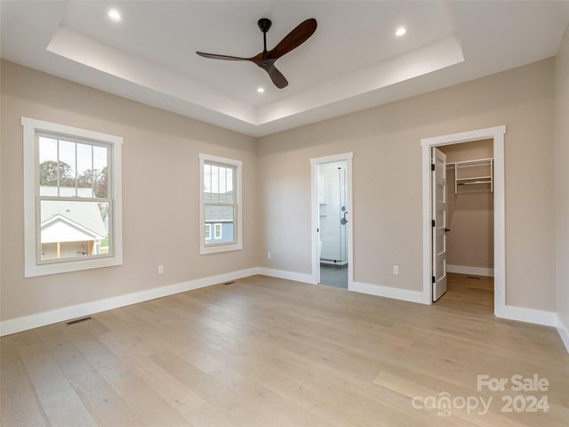 54 Olde Oak Lane, Hendersonville, NC 28792