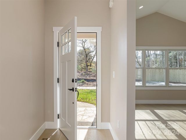 54 Olde Oak Lane, Hendersonville, NC 28792