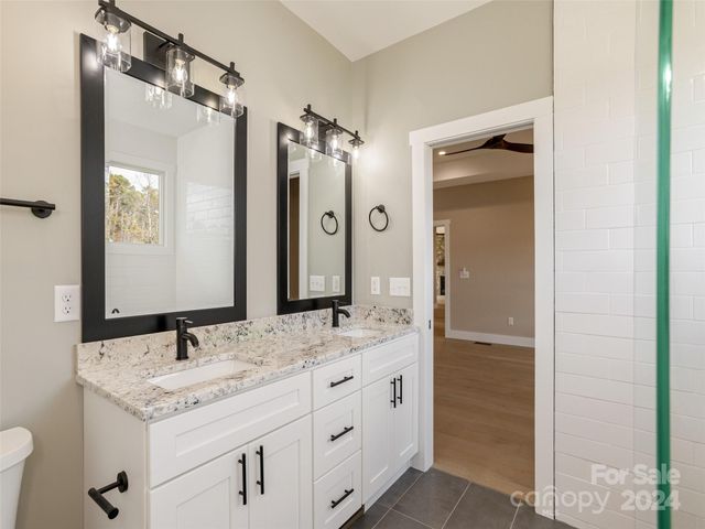 54 Olde Oak Lane, Hendersonville, NC 28792