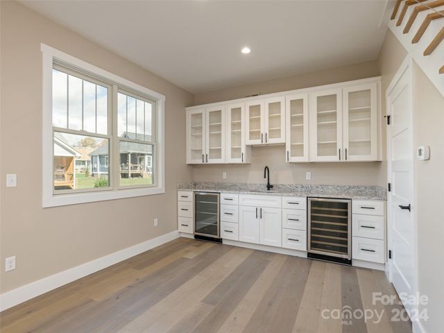 54 Olde Oak Lane, Hendersonville, NC 28792