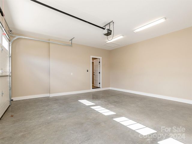 54 Olde Oak Lane, Hendersonville, NC 28792