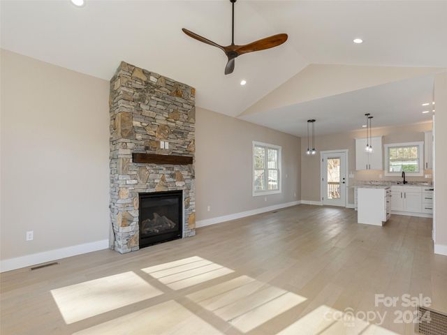 54 Olde Oak Lane, Hendersonville, NC 28792