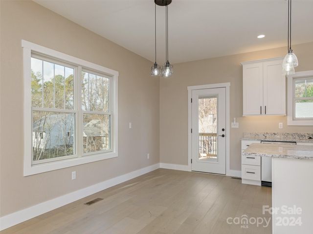 54 Olde Oak Lane, Hendersonville, NC 28792