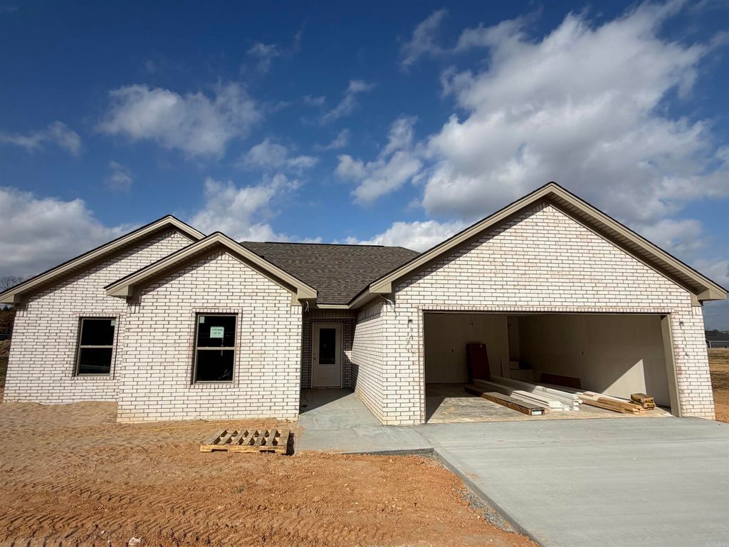 1125 Duke Drive, Bauxite, AR 72011