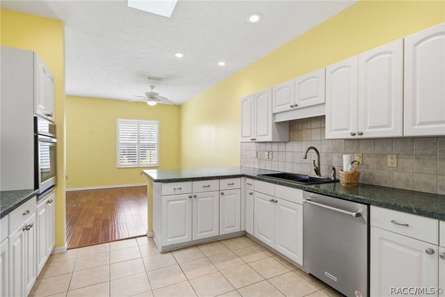 39 W Amalfi Court, Beverly Hills, FL 34465