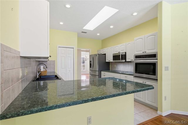 39 W Amalfi Court, Beverly Hills, FL 34465