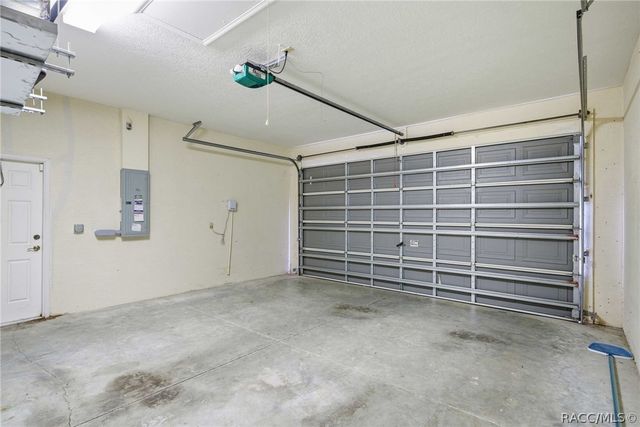 39 W Amalfi Court, Beverly Hills, FL 34465