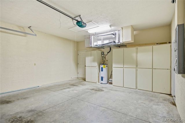 39 W Amalfi Court, Beverly Hills, FL 34465