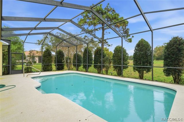 39 W Amalfi Court, Beverly Hills, FL 34465