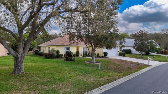 39 W Amalfi Court, Beverly Hills, FL 34465