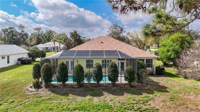 39 W Amalfi Court, Beverly Hills, FL 34465