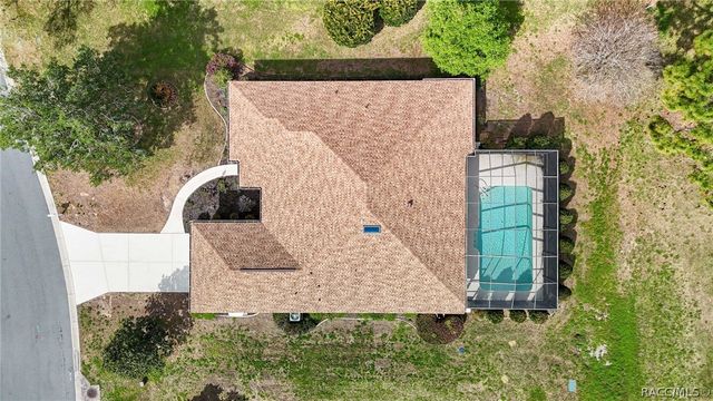 39 W Amalfi Court, Beverly Hills, FL 34465