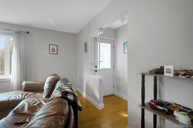 11 Sunset Drive, New Windsor, NY 12553