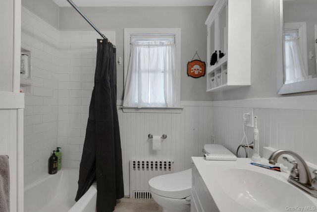 11 Sunset Drive, New Windsor, NY 12553