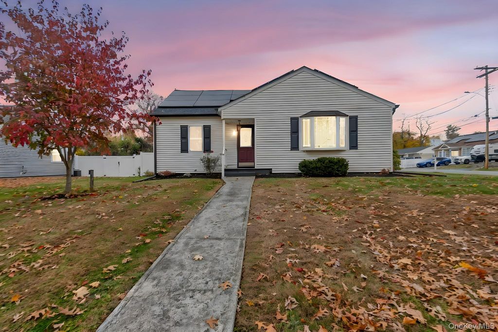 11 Sunset Drive, New Windsor, NY 12553