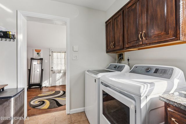 41 Pinetree Drive, Parlin, NJ 08859