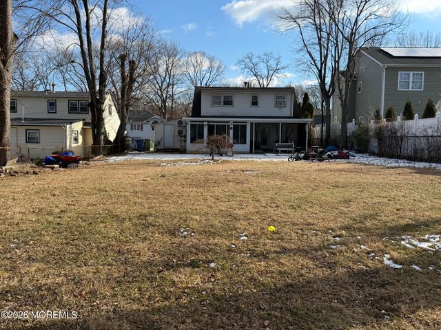 41 Pinetree Drive, Parlin, NJ 08859