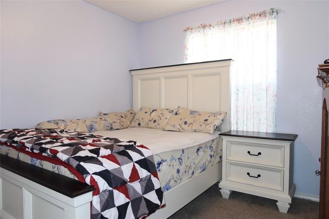 1705 Creekside Ave, Sherman, TX 75092