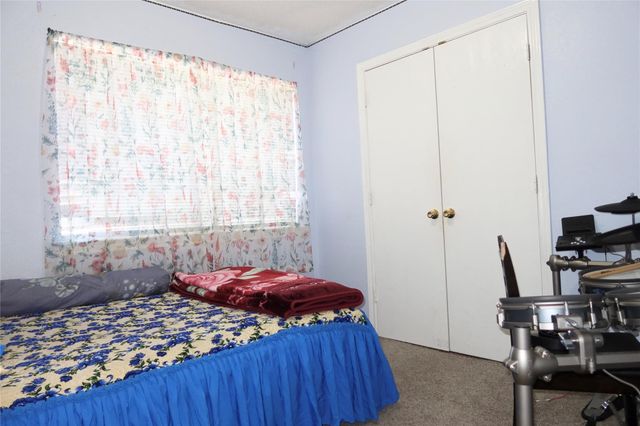 1705 Creekside Ave, Sherman, TX 75092
